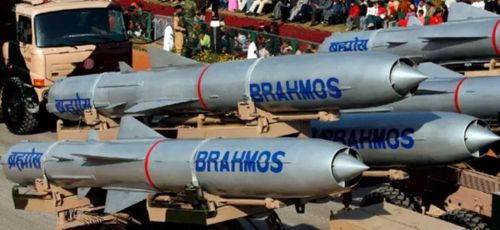 Tên lửa BrahMos-A tầm bắn 800km sẵn sàng ra trận. Ấn Độ sắp thực hiện các thử nghiệm bay quyết định trong năm nay. Ảnh: m.dailyhunt.in