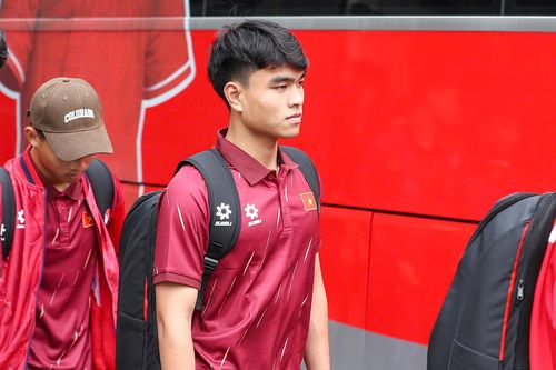 Công Phương hội quân muộn ở U23 Việt Nam.