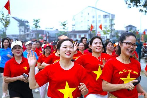 Hoạt động không chỉ tạo không khí sôi nổi, lan tỏa tinh thần rèn luyện thể dục thể thao mà còn góp phần nâng cao nhận thức của người dân về việc bảo vệ, chăm sóc sức khỏe, xây dựng lối sống lành mạnh, qua đó đóng góp tích cực vào sự phát triển bền vững của địa phương.