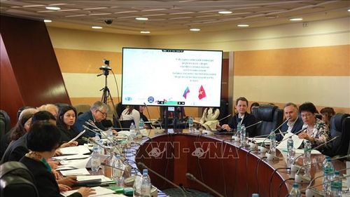 Ban Giám khảo làm việc tại cuộc thi. Ảnh: Trần Hải/TTXVN