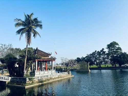 Cảnh sắc làng Quỳ Chử.