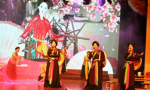  Công diễn tiết mục xuất sắc nội dung thi sân khấu ca nhạc quan họ. 
