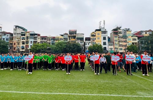 Chương trình thu hút sự tham gia của gần 600 người. Ảnh: PV