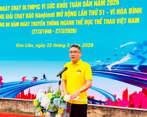 Phó Chủ tịch UBND phường Kim Liên Trần Hoàng phát biểu tại buổi lễ. Ảnh: PV