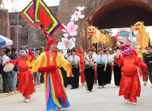 Lễ hội Thành Bản Phủ gắn với truyền thống đạo lý uống nước nhớ nguồn của dân tộc
