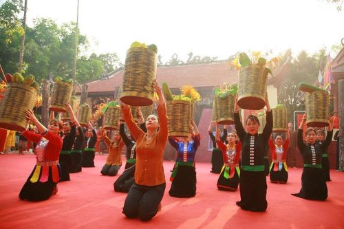 Lễ hội Thành Bản Phủ nhằm quảng bá các giá trị văn hóa truyền thống, tiềm năng, thế mạnh đến du khách gần xa
