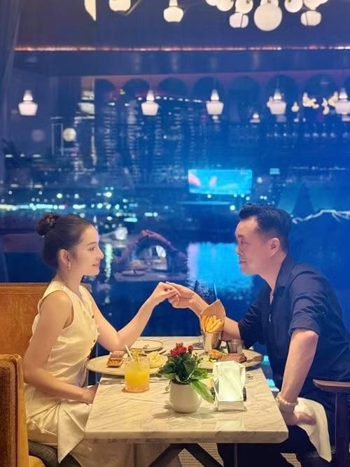 Theo Người Lao Động, năm 2023, anh thực hiện MV “Đi xuyên thời gian” dưới dạng phim ngắn, với Ngọc Duyên là nhân vật trung tâm. Ảnh: FB Ngọc Duyên.