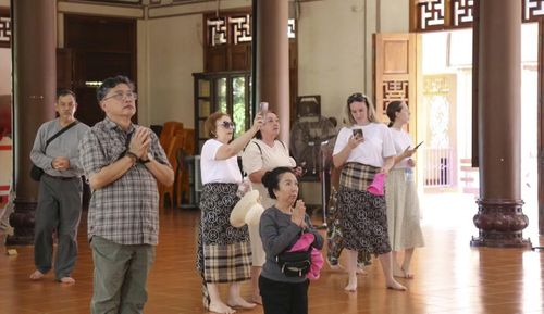 Không chỉ là nơi chiêm bái, chùa Long Sơn còn là điểm đến để tìm lại sự cân bằng trong tâm hồn. Những ngày đầu năm hay dịp lễ, người dân địa phương thường đến đây cầu bình an, may mắn. Nơi đây cũng là địa điểm thu hút đông đảo du khách khi đến Nha Trang.