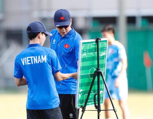 HLV Kim Sang Sik vẫn còn nhiều việc phải làm