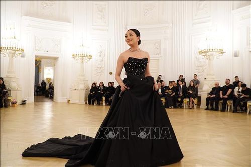 Show diễn "SOGNO NIGHT" tại lâu đài Petrovsky (Moskva).