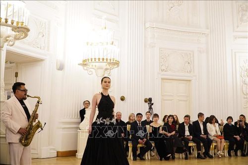 Show diễn "SOGNO NIGHT" tại lâu đài Petrovsky (Moskva).