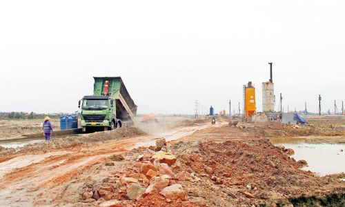 San lấp mặt bằng tại dự án Cảng hàng không quốc tế Gia Bình.