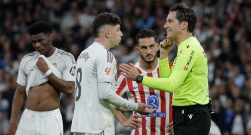 Valverde nhận thẻ đỏ khiến Real thiếu người.