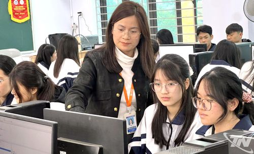 Các trường THPT trên địa bàn tỉnh tăng cường hướng dẫn học sinh sử dụng các thao tác trên máy tính khai thác tư liệu phục vụ kỳ thi tốt nghiệp THPT năm 2026.