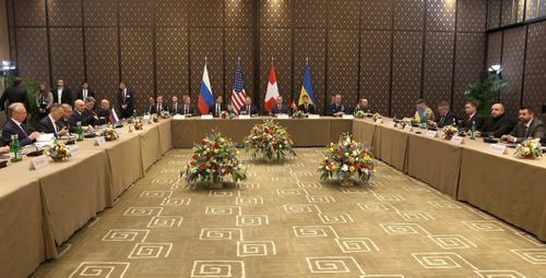 Quang cảnh cuộc đàm phán ba bên Nga – Mỹ - Ukraine hôm 18/2 tại Thụy Sỹ. Ảnh: X/@SEPeaceMissions