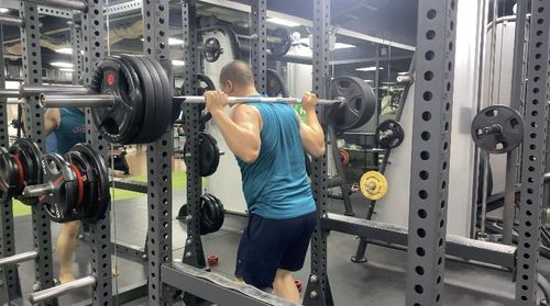 Ngưởi trẻ tập gym để hoàn thiện vóc dáng, nâng cao sức khỏe (Ảnh: Lệ Quyên)