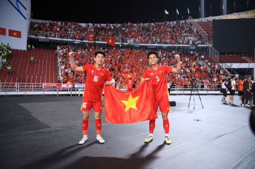  Màn trình diễn của Nhật Minh giúp anh được gọi lên ĐTQG Việt Nam. 