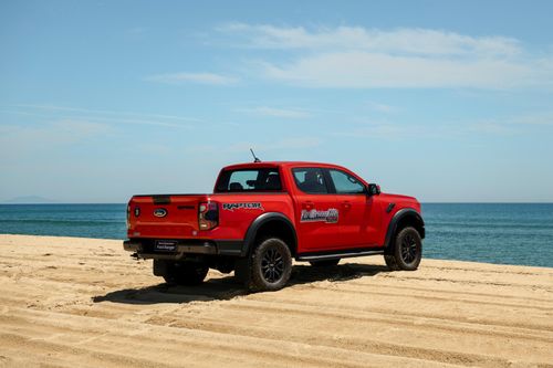  Ford Ranger Raptor từng có giai đoạn được đăng ký như ôtô con pickup. Ảnh: Ford Việt Nam. 