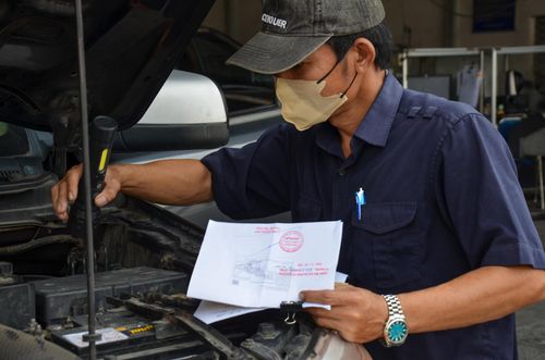 Cục Đăng kiểm bác kiến nghị chỉ đạp nửa hành trình khi kiểm định khí thải xe diesel. Ảnh: Phúc Hậu.