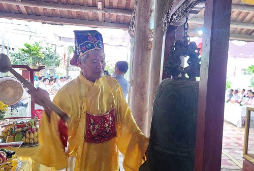 Nghi thức tế lễ được thực hiện trang nghiêm tại Nghè Cẩm Hoàng