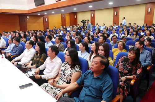 Các đại biểu dự Hội nghị trực tuyến tại điểm cầu Bộ VHTTDL