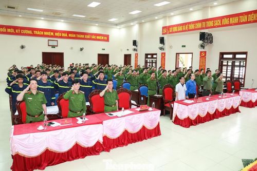 Hưởng ứng phong trào thi đua “Ba nhất”, Tháng Thanh niên năm 2026 và hướng tới kỷ niệm 95 năm Ngày thành lập Đoàn TNCS Hồ Chí Minh (26/3/1931 – 26/3/2026), Phòng Cảnh sát phòng cháy, chữa cháy và cứu nạn, cứu hộ (PCCC & CNCH) Công an tỉnh Nghệ An đã tổ chức chương trình hiến máu tình nguyện với thông điệp “Hiến giọt máu đào – Trao đời sự sống”. Gần 250 cán bộ, chiến sĩ hưởng ứng tham gia hiến máu.