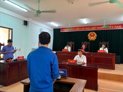 Toàn cảnh phiên tòa xét xử gã thanh niên “gieo rắc cái chết trắng”.