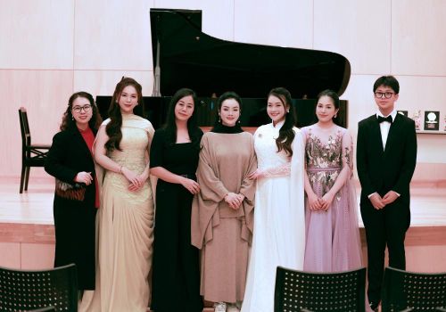 Tân Nhàn từng có nhiều học trò đạt giải thưởng cao.