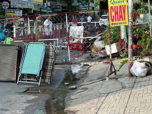 Hiện trường vụ cháy được phong tỏa để phục vụ công tác điều tra.