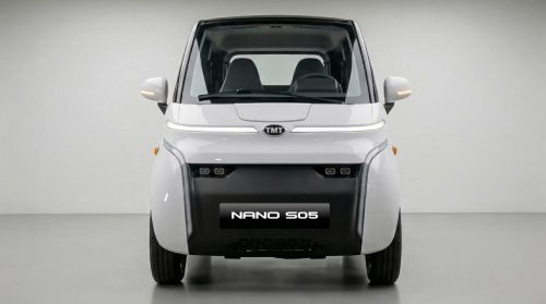Thiết kế tổng thể theo hướng đơn giản và thực dụng, phù hợp với vai trò là phương tiện di chuyển cá nhân hàng ngày. Phần đầu xe nổi bật với hệ thống đèn LED định vị kéo dài, đi kèm 4 đèn projector đặt thấp. Cụm đèn hậu cũng được làm theo kiểu kéo dài.