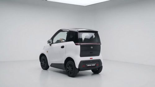 Dự kiến, mẫu xe siêu nhỏ này có 2 phiên bản gồm pin cố định và 2 pin rời. Nano S05 có giá từ 148 triệu đồng, trở thành mẫu ô tô rẻ nhất tại Việt Nam hiện nay.