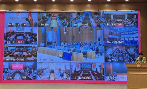 Hội nghị được tổ chức bằng hình thức trực tiếp kết hợp trực tuyến với 112 điểm cầu và hơn 2.000 đại biểu tham dự. Ảnh: VGP/Gia Huy