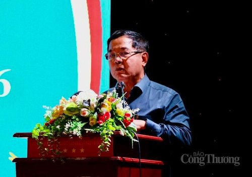 Ông Đỗ Hà Nam phát biểu tại hội nghị.