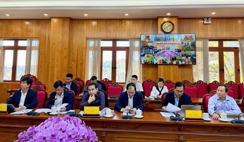 Đại diện lãnh đạo các sở, ngành dự buổi làm việc