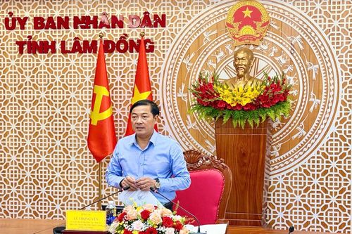 Ủy viên Ban Thường vụ Tỉnh ủy, Phó Chủ tịch Thường trực UBND tỉnh Lâm Đồng Lê Trọng Yên phát biểu mở đầu buổi làm việc