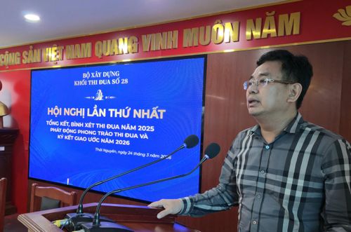Ông Trần Minh Phương, Vụ trưởng Vụ Kế hoạch - Tài chính, đại diện lãnh đạo Hội đồng Thi đua - Khen thưởng Bộ Xây dựng phát biểu chỉ đạo.