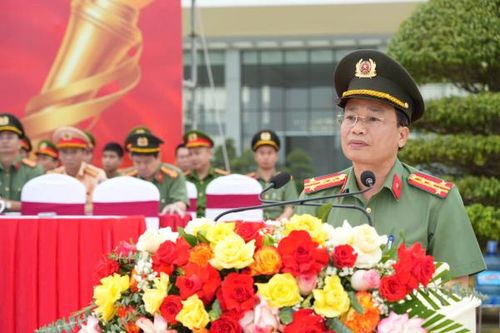 Đại tá Dương Văn Thoan, Phó Giám đốc Công an TP Huế, Trưởng Ban tổ chức Đại hội khỏe Vì ANTQ lần thứ IX phát biểu tại lễ khai mạc.