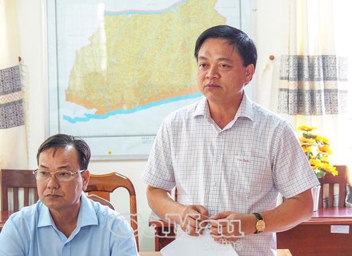  Đồng chí Tô Hoài Phương, Giám đốc Sở Nông nghiệp và Môi trường, giải đáp các kiến nghị của địa phương.