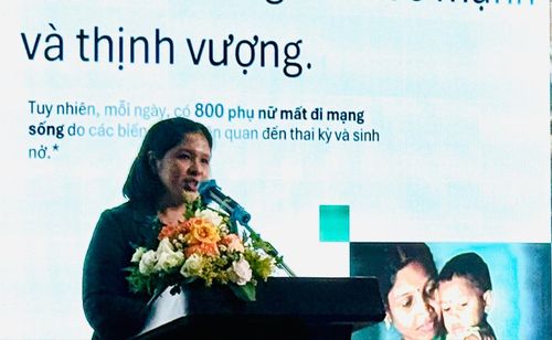 Bà Rose Lauren Mariano, đại diện MSD-for-Mothers chia sẻ tại Hội nghị. Ảnh: Mai Hoa