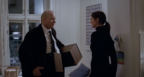  Gustav Borg và Nora trong phim. 