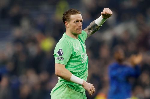  Pickford là điểm tựa trong hàng thủ Everton. 