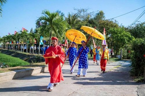 Nghi thức rước lễ trong khuôn khổ lễ dâng hương tại Đền thờ Lương Văn Chánh năm 2026
