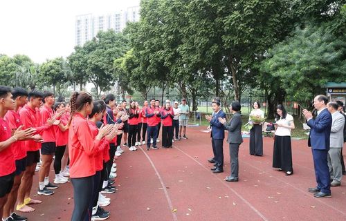 Đoàn công tác thăm các đội tuyển đang tập huấn tại Trung tâm