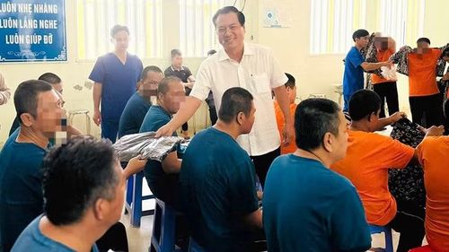 Những người yếu thế luôn được sự quan tâm và chia sẻ.