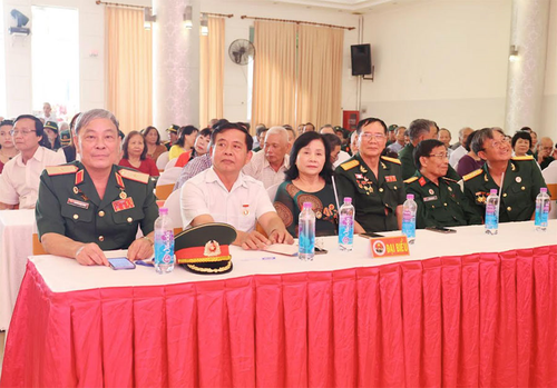  Các đại biểu tham dự buổi gặp mặt. 