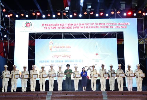 Những cá nhân tiêu biểu, đã nỗ lực bền bỉ, có thành tích xuất sắc đóng góp vào thành quả chung của toàn lực lượng CATP.