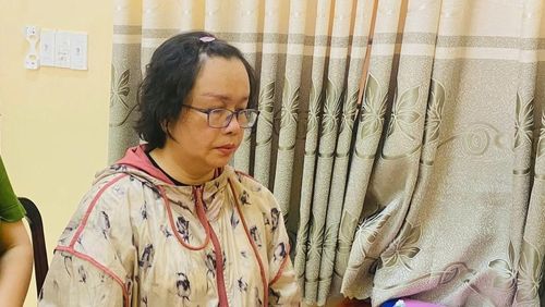 Đối tượng Huỳnh Thị Xuân Mai tại công an. Ảnh: CACC.