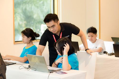 Các chuyên gia chia sẻ về vai trò của IELTS đối với học tập, nghiên cứu khoa học, làm việc.