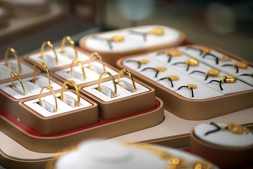 Chuỗi công nghiệp vàng hoàn chỉnh tại Chiêu Viễn tạo nên mô hình "vàng sinh ra vàng" của nền kinh tế địa phương. Ảnh: Baidu