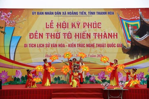 Biểu diễn văn nghệ tại ngày khai mạc lễ hội kỳ phúc